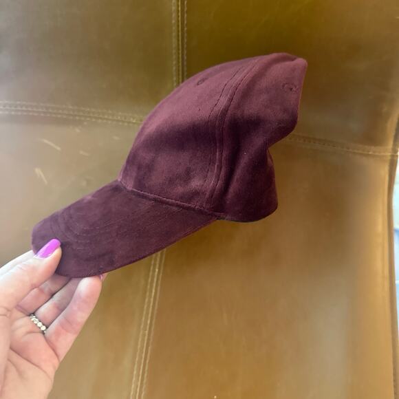My Only OSFM burgundy, velvet women’s Hat - Picture 3 of 6